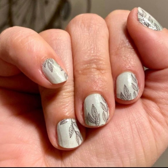 *Retired* Color Street: Leaf of Faith | Mint Green Nature Glitter Spring Summer - Picture 8 of 13